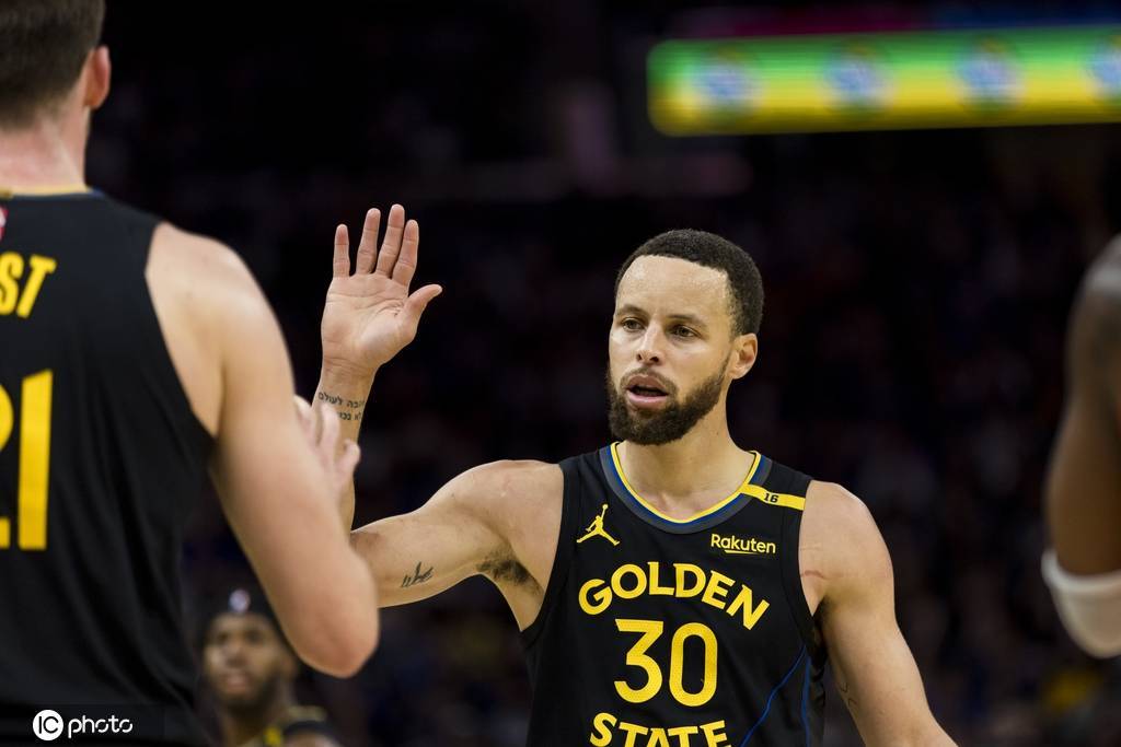 库里将与球队在迈阿密会合 有机会对阵热火时复出