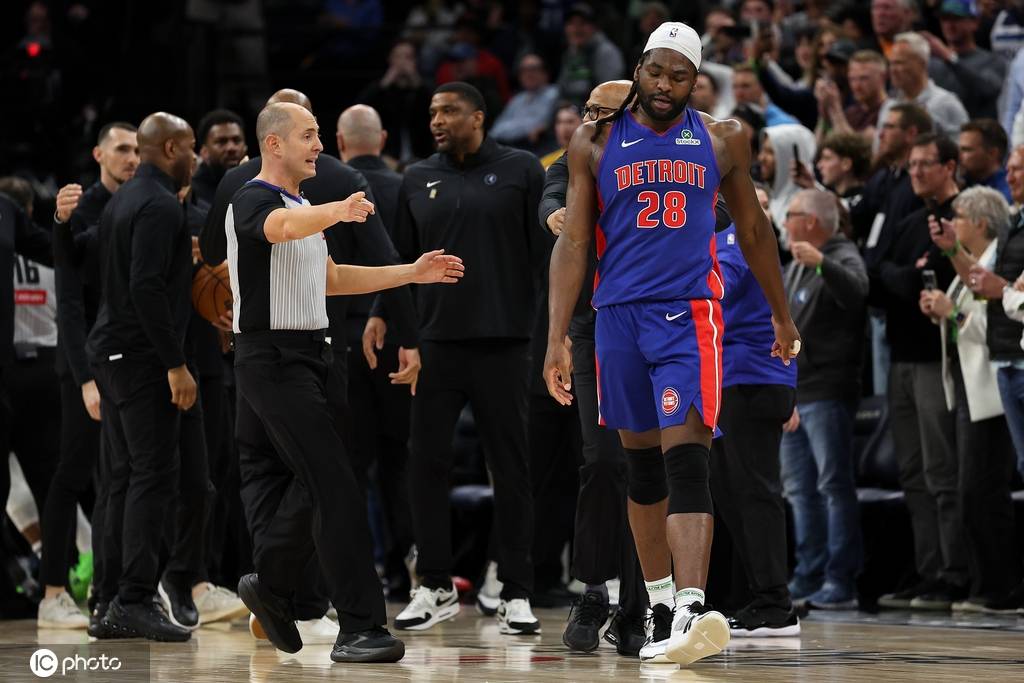 秒变UFC！森林狼活塞爆发大规模冲突 7人被驱逐