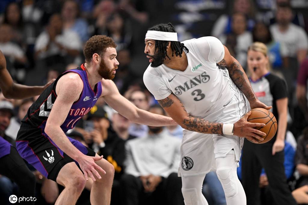 浓眉三双巴恩斯26分 克里斯蒂17分独行侠大胜猛龙