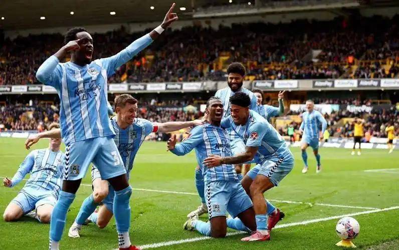 欧冠生死战！维拉主场能否逆转巴黎？今夜见证奇迹时刻，