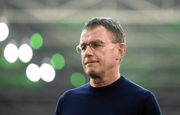 一度被捧为曼联救世主的朗尼克，为何不到两个月就跌落神坛？